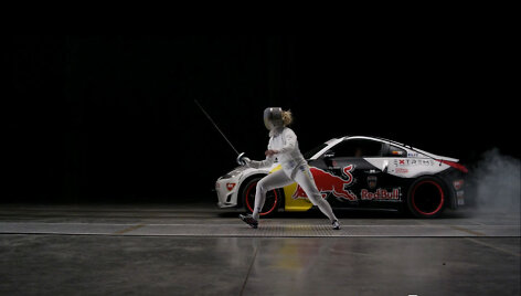 Fechtuotoja Olga Charlan susigrūmė su sportiniu &bdquo;Nissan 370Z&ldquo;