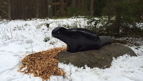 Vagys pavogė akmenines gyvūnų skulptūras