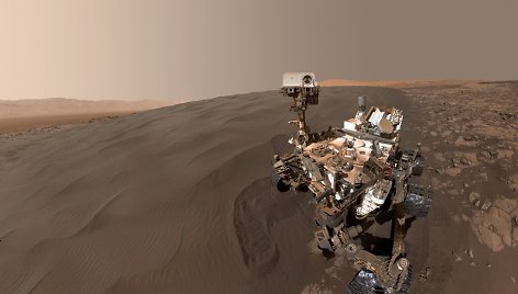 „Curiosity“ nufotografavo Marso kopas