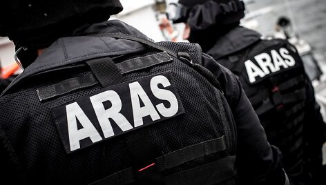 &bdquo;Aras&ldquo; ir pasieniečiai parodė kaip &scaron;turmuojamas laivas