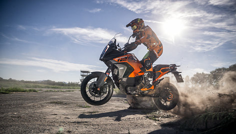 Metų motociklas: pretendentas „KTM 1290 Super Adventure S“