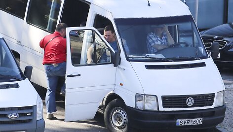 Galimai nelegalių vežėjų mikroautobusas