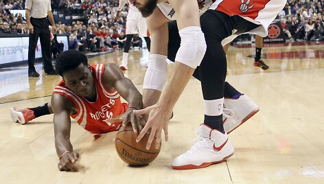 Clintas Capela ir Jonas Valančiūnas