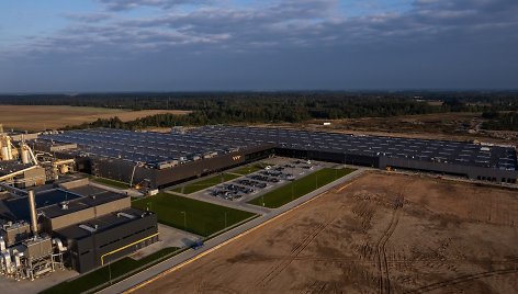 VMG grupė Akmenės LEZ pradėjo baldų gamybą