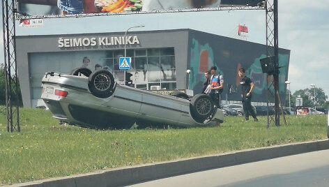 Apvirtęs BMW