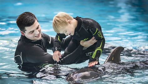 Jūrų muziejus kviečia registruotis delfinų terapijai