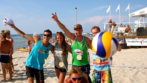 &bdquo;Neringa FM Beachball CUP&ldquo; tinklinio rungtynių akimirka