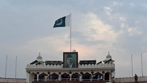 Pakistanas