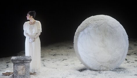Vilniaus mažasis teatras kviečia Klaipėdiečius dovanoti &scaron;venti&scaron;ką vakarą - spektaklis &bdquo;Maskaradas&ldquo;