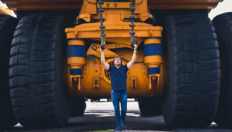 Benediktas Vanagas i&scaron;bandė &bdquo;Belaz 75710&ldquo;