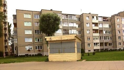 Neseniai vienas prekybinis kioskas buvo nukeltas i&scaron; J. Basanavičiaus gatvės. Dar vieno kiosko, stovėjusio J. Basanavičiaus gatvėje savininkai nusprendė stabdyti savo veiklą. 