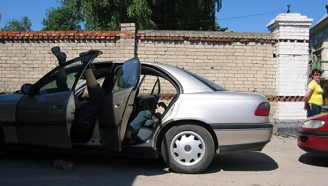 Gal ir teisingai pasienietis mus aprėkė. Gal ir nelabai mandagiai sėdėjome