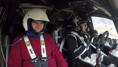 Benedikto Vanago automobilį i&scaron;bandė 15min/Gazas žurnalistas Žilvinaspekarskas