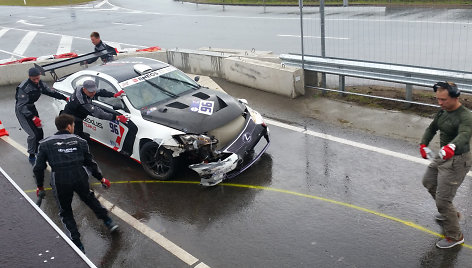 „Lexus Team LT“ komandos „Lexus IS-F“ po avarijos