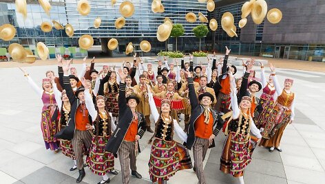 Ansamblis &bdquo;Lietuva&ldquo;