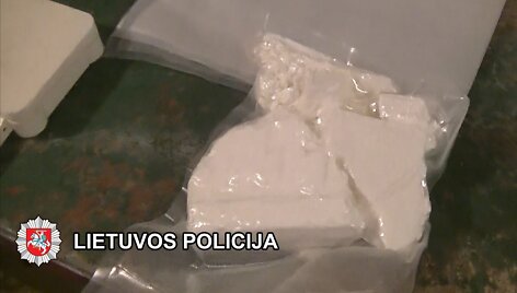 Kratų metu pas Klaipėdoje sulaikytą vyrą rasta daugiau nei kilogramas galimai narkotinės medžiagos &ndash; kokaino.