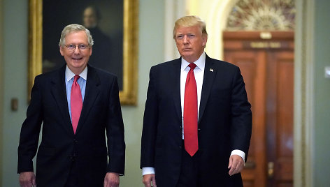 Mitchas McConnellas ir Donaldas Trumpas