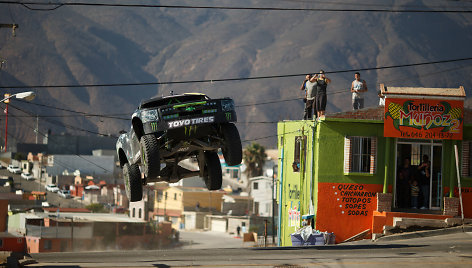 „Trophy Truck“ pikapas