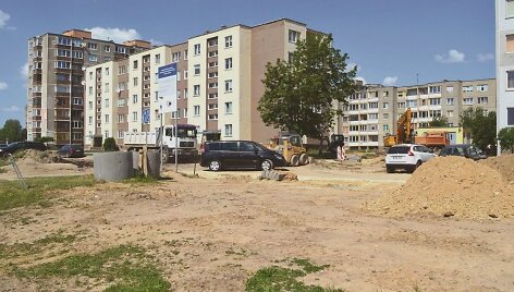 Respublikos gatvėje besidarbuojančios įmonės &bdquo;Jonavos hidrotechnika&ldquo; darbininkai tapo tikru galvos skausmu gyventojams ir valdžiai. Pasirodo, jie atsainiai žiūri į &scaron;varos palaikymo svarbą.