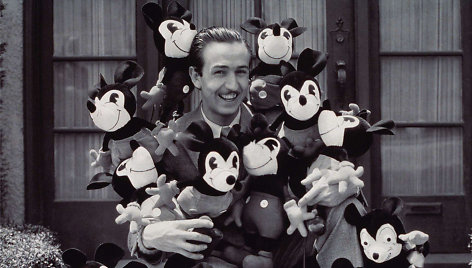 Waltas Disney su peliuko Mikio lėlėmis
