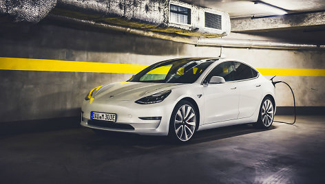 „Tesla Model 3“