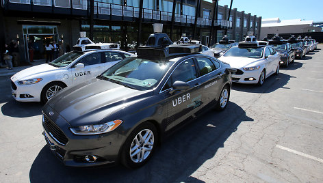 „Uber“ automoninis automobilis Pitsburge