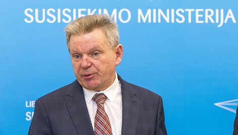 Susisiekimo ministras J. Narkevičius susitinka su pa&scaron;to profesinėmis sąjungomis