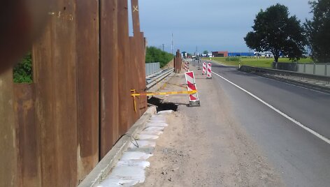 Pėsčiųjų bei dviračių tako įrengimo darbai Dotnuvoje 