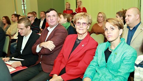 Piniginius apdovanojimus gavo ir 4-8 vietas parolimpiadoje užėmę sportininkai