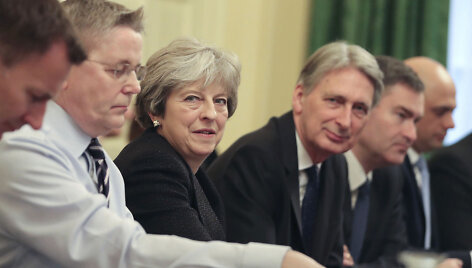 Theresa May ministrų kabineto posėdyje