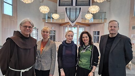 Pirmojo Klaipėdos jaunųjų vargoninkų festivalio SALVA MARE sumanytojai ir organizatoriai (iš kairės): brolis Benediktas Jurčys, Jolita Šlajienė, Jolanta Banaitienė, Laura Kiesienė, Alvidas Remesa