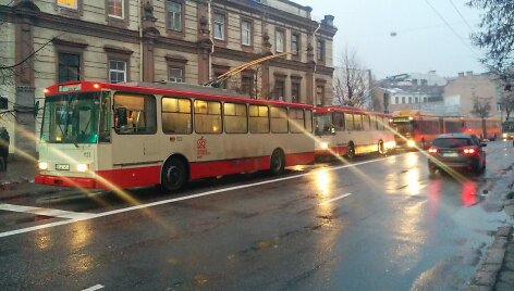 Vilniuje, Pylimo g., sustojo troleibusai