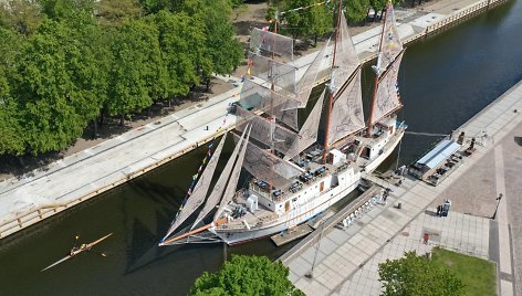 Klaipėdos simboliu tapęs „Meridianas“ vėl kels bures