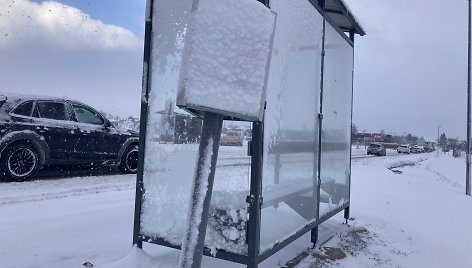 Antradienį Klaipėdoje vėl gausiai snigo