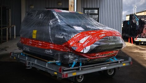 B.Vanago &bdquo;Hilux&ldquo; i&scaron;skrido i&scaron; Vilniaus į Dubajų