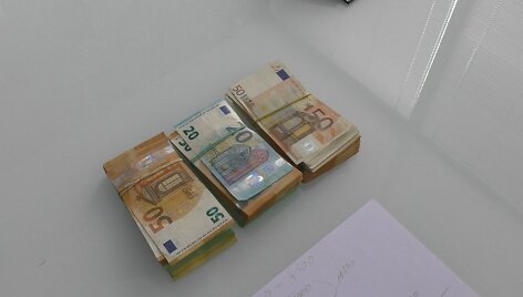 Kratos automobiliais prekiaujančioje įmonė