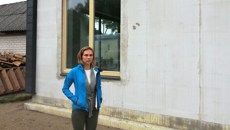 Senelių palikimą perėmusi A.Stančikienė su &scaron;eima Melnragėje gavę leidimą pradėjo statyti namą, tačiau statybų inspekcija siekia panaikinti leidimą.
