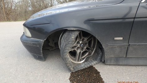 Kalvarijos gatvėje Kaune BMW sukėlė eismo įvykį