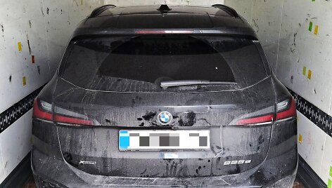 Sulaikytas automobilis BMW 225E