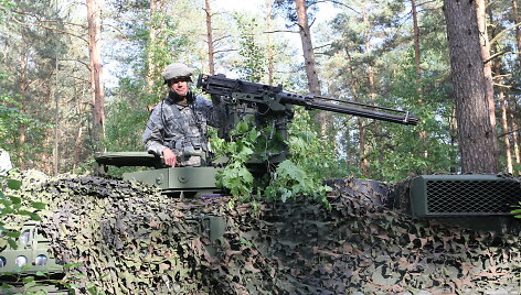 Rukloje dislokuota &scaron;arvuota kovos ma&scaron;ina &bdquo;Stryker&ldquo;