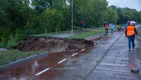 Lietus suardė P. Vileišio dviračių taką