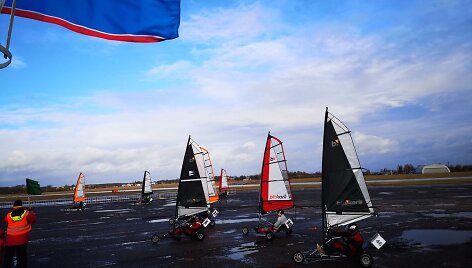 Buriuotojų kantrybės i&scaron;bandymas Ice-Blokart pasaulio čempionate