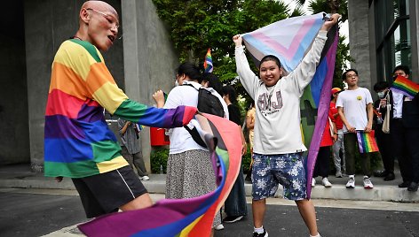 LGBT aktyvistai prie Tailando parlamento