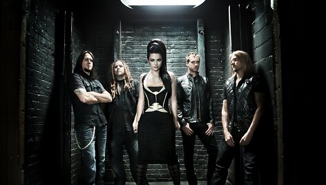 Amy Lee &scaron;venčia 32-ąjį gimtadienį