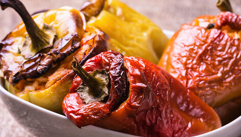 Grilyje kepta įdaryta paprika