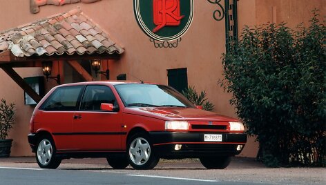 Pirmasis &bdquo;Fiat Tipo&ldquo; modelis, pagamintas 1988 m.