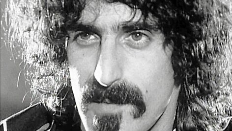 Kadras i&scaron; filmo &bdquo;Pasprink savo klausimu &ndash; Frankas Zappa pasakoja apie save&ldquo;