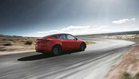 &bdquo;Tesla Model Y&ldquo; &ndash; auk&scaron;tesnė &bdquo;Model 3&ldquo; versija
