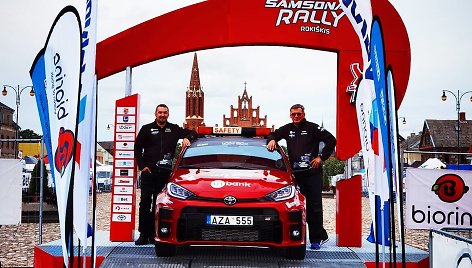 Nulinis „Samsonas Rally Rokiškis“ ekipažas – Žilvinas Pekarskas ir Marius Samuolis su „Toyota Yaris GR“