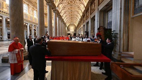 Popiežiaus Pranciškaus laidotuvės Švč. Mergelės Marijos bazilikoje